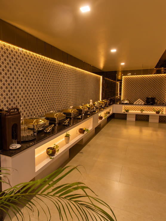 Hotel Aarunya royale