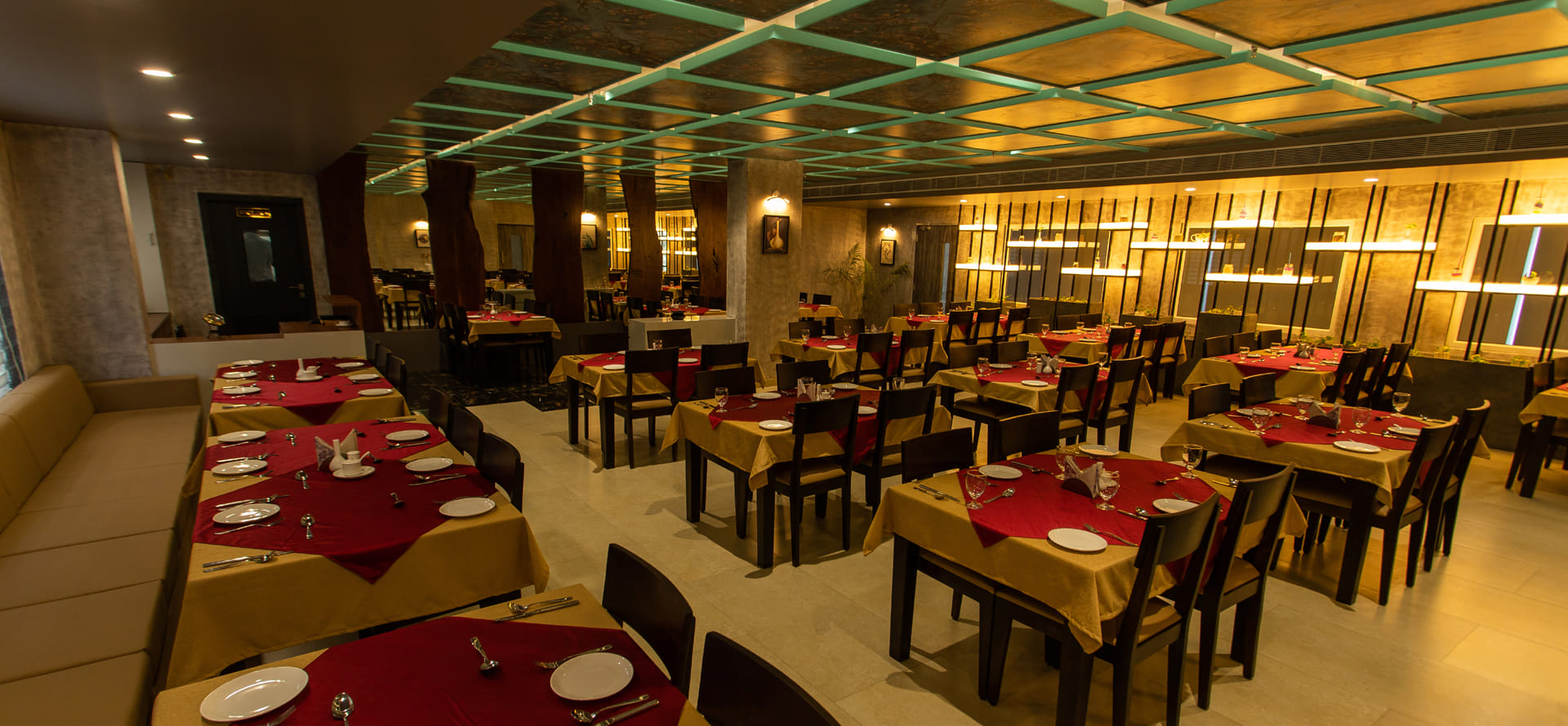 Hotel Aarunya royale