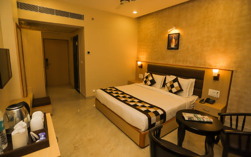 Hotel Aarunya royale